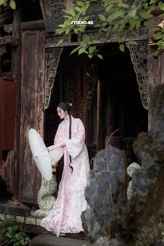 Vợ Chồng Ca Sĩ Hồ Quang Hiếu10