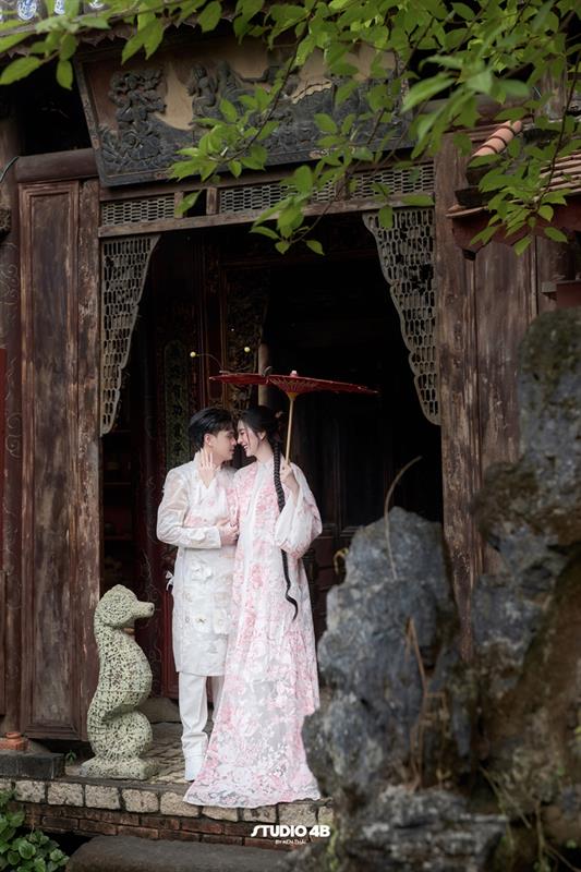 Vợ Chồng Ca Sĩ Hồ Quang Hiếu