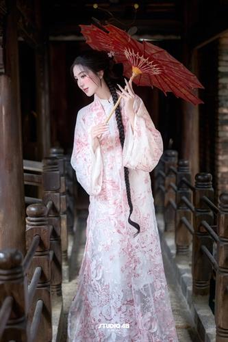 Vợ Chồng Ca Sĩ Hồ Quang Hiếu5