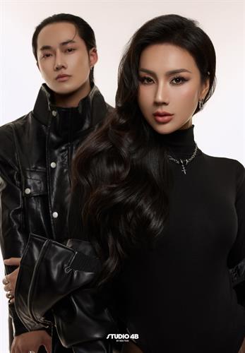 COUPLE IN BLACK #310