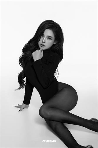 B&W9