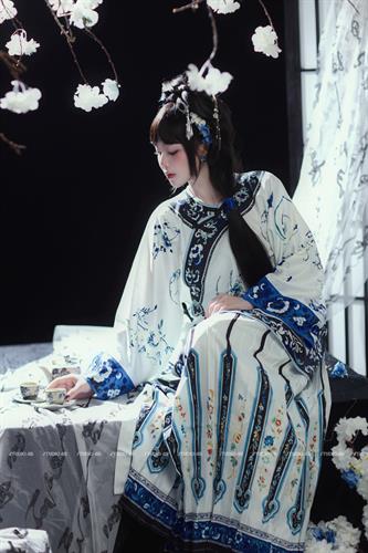 YUE YING1