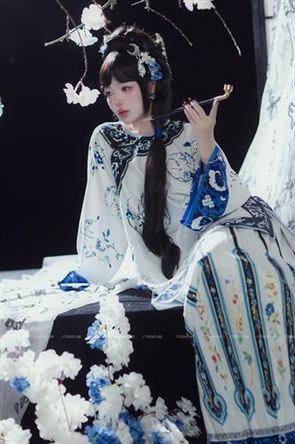YUE YING4